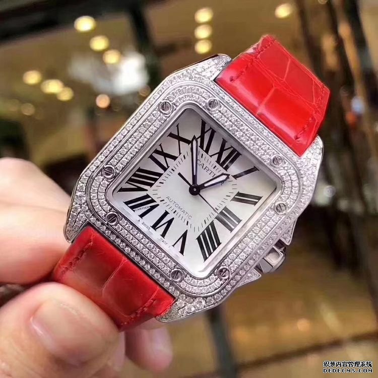 二手Cartier 卡地亚桑托斯系列中号35.6*44.2mm表径自动机械腕表回收价格,回收多少钱